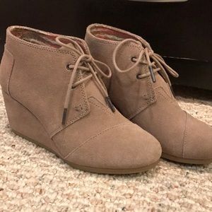 Toms wedges